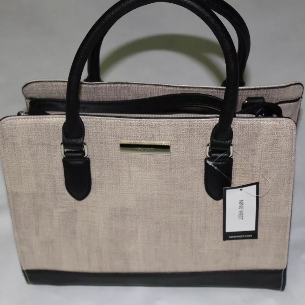 ✨NINE WEST ✨Faux Leather Satchel